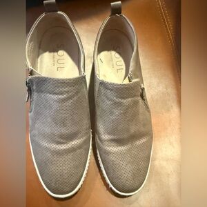 Naturalizer woman Gray Perforated Slip-On Loafers